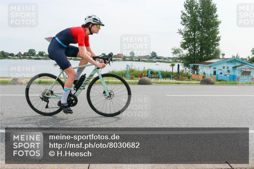 15.06.2025 - 27. Vierlanden-Triathlon H.Heesch http://msf.ph/oto/8030682 15.06.2025 10:34:38 Radfahren 104, 205 meine-sportfotos.de
