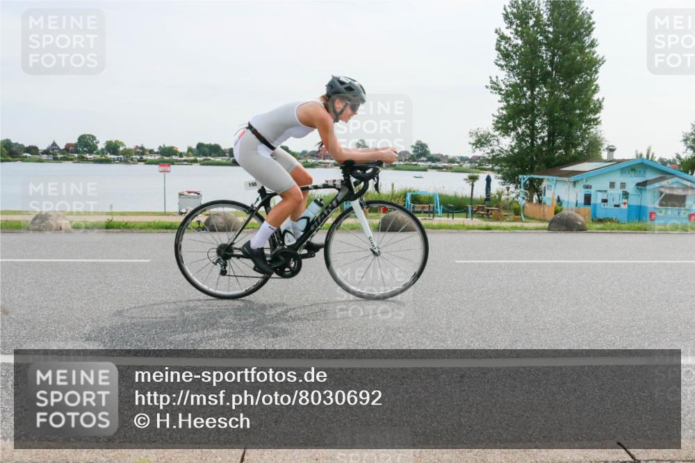 15.06.2025 - 27. Vierlanden-Triathlon H.Heesch http://msf.ph/oto/8030692 15.06.2025 10:34:43 Radfahren 104, 198 meine-sportfotos.de
