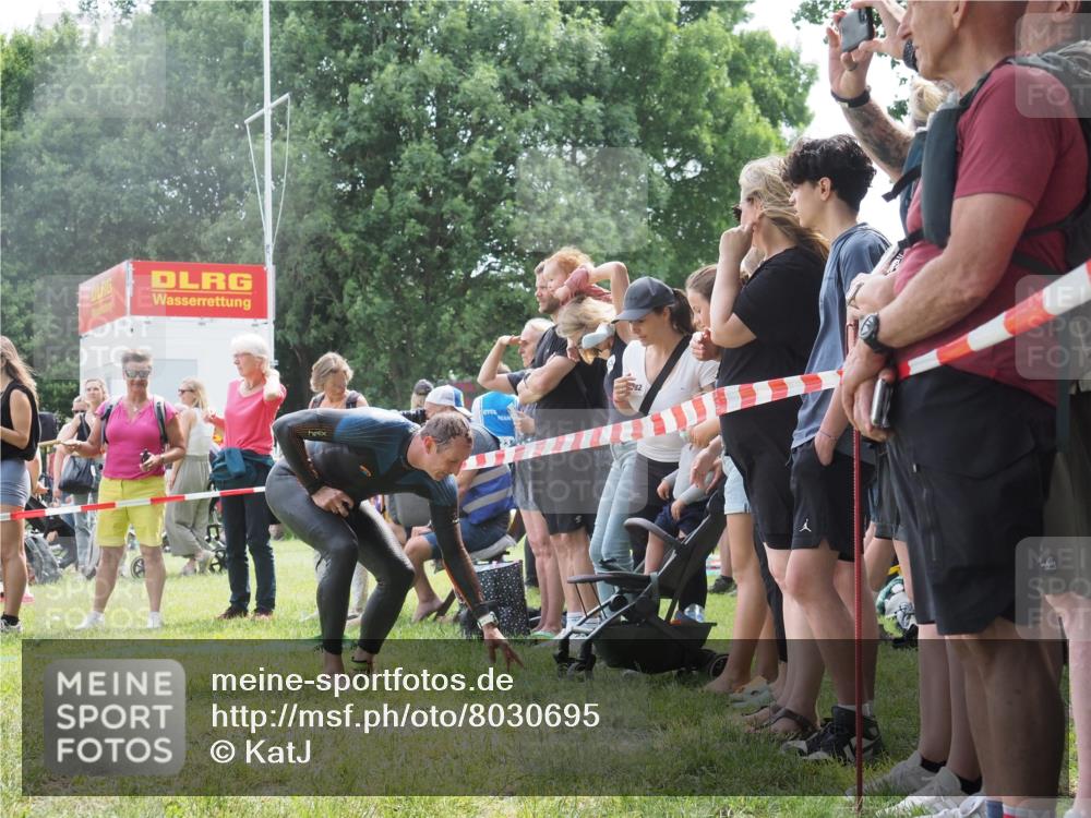 15.06.2025 - 27. Vierlanden-Triathlon KatJ http://msf.ph/oto/8030695 15.06.2025 11:08:17 Schwimmen 782, 794, 797, 828, 847 meine-sportfotos.de