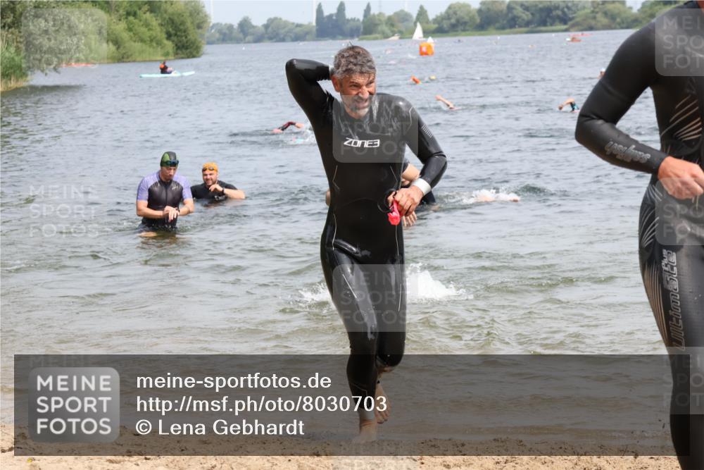 15.06.2025 - 27. Vierlanden-Triathlon Lena Gebhardt http://msf.ph/oto/8030703 15.06.2025 11:08:27 Schwimmen 719, 750, 797, 820, 835, 836, 845, 847, 863 meine-sportfotos.de