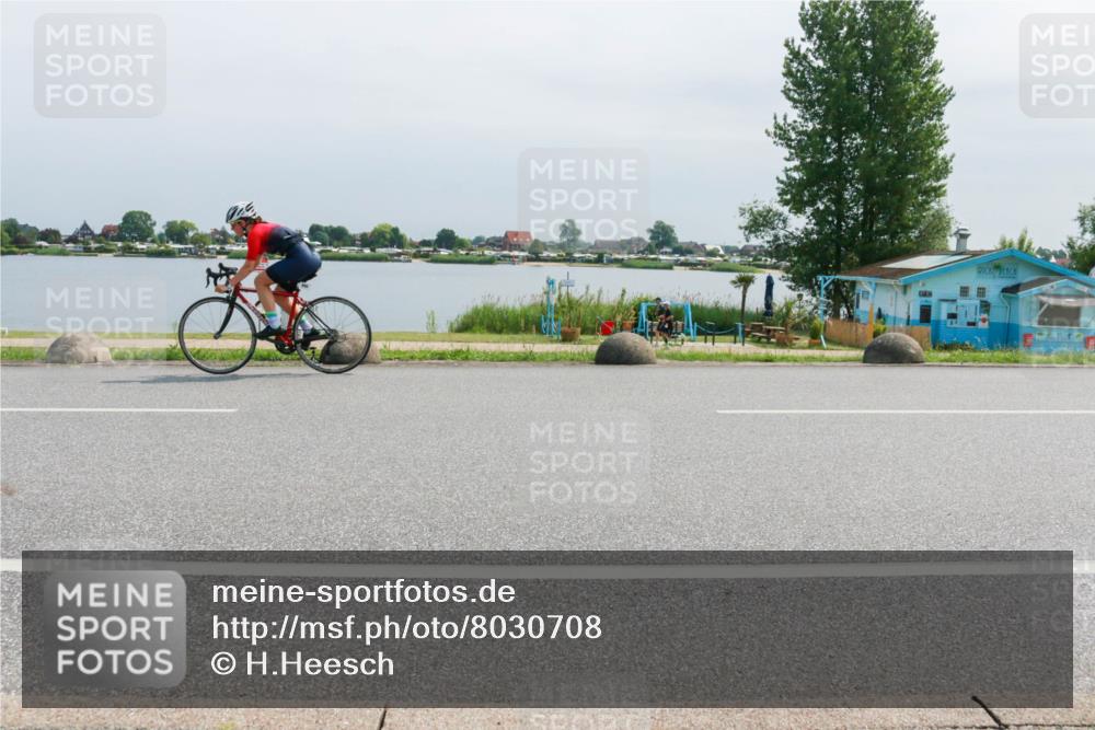 21.06.2025 - 27. Vierlanden-Triathlon H.Heesch http://msf.ph/oto/8030708 15.06.2025 11:31:09 Radfahren 713, 895, 924, 1400 meine-sportfotos.de