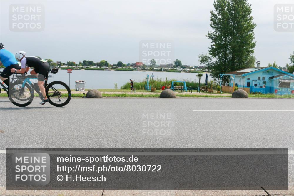 21.06.2025 - 27. Vierlanden-Triathlon H.Heesch http://msf.ph/oto/8030722 15.06.2025 11:31:11 Radfahren 713, 812, 895, 917, 924, 941, 1400 meine-sportfotos.de