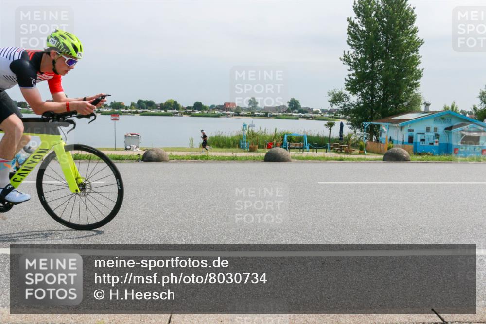 21.06.2025 - 27. Vierlanden-Triathlon H.Heesch http://msf.ph/oto/8030734 15.06.2025 11:31:12 Radfahren 713, 812, 895, 917, 924, 941, 1400 meine-sportfotos.de