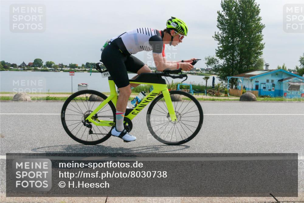21.06.2025 - 27. Vierlanden-Triathlon H.Heesch http://msf.ph/oto/8030738 15.06.2025 11:31:12 Radfahren 713, 812, 895, 917, 924, 941, 1400 meine-sportfotos.de
