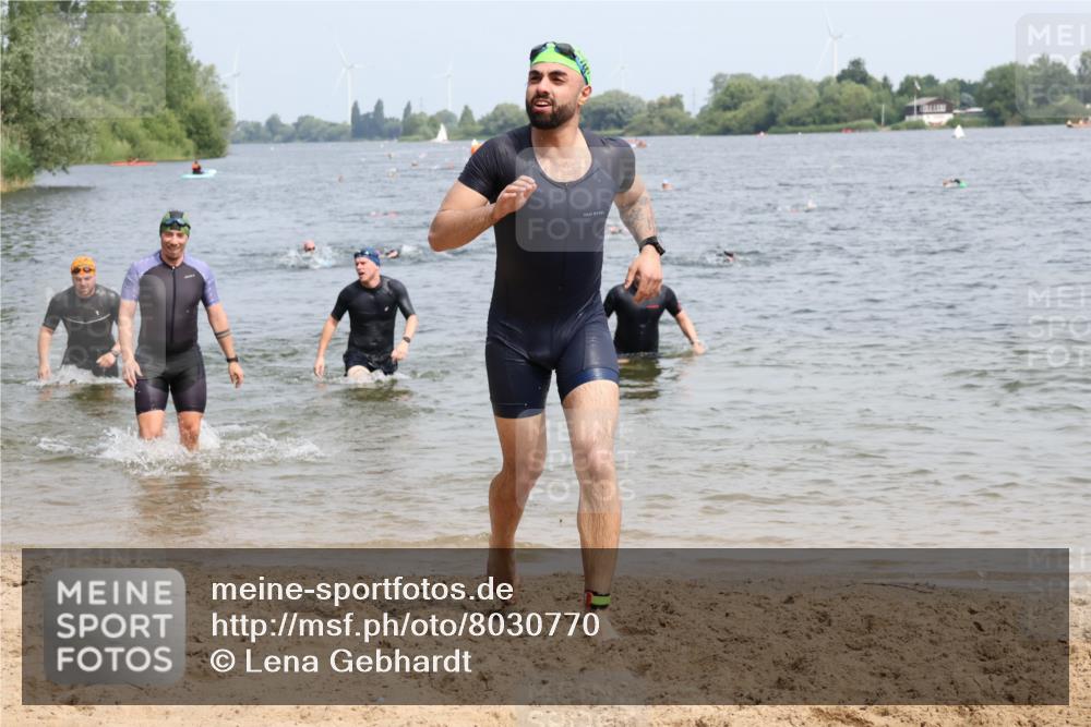 15.06.2025 - 27. Vierlanden-Triathlon Lena Gebhardt http://msf.ph/oto/8030770 15.06.2025 11:08:34 Schwimmen 671, 703, 719, 720, 750, 820, 835, 836, 863 meine-sportfotos.de