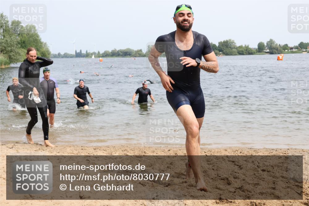 15.06.2025 - 27. Vierlanden-Triathlon Lena Gebhardt http://msf.ph/oto/8030777 15.06.2025 11:08:35 Schwimmen 671, 703, 719, 720, 750, 820, 835, 836, 863 meine-sportfotos.de