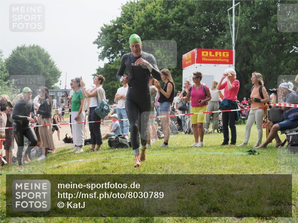 15.06.2025 - 27. Vierlanden-Triathlon KatJ http://msf.ph/oto/8030789 15.06.2025 11:08:31 Schwimmen 719, 750, 820, 835, 836, 845, 847 meine-sportfotos.de