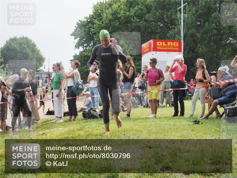 15.06.2025 - 27. Vierlanden-Triathlon KatJ http://msf.ph/oto/8030796 15.06.2025 11:08:31 Schwimmen 719, 750, 820, 835, 836, 845, 847 meine-sportfotos.de