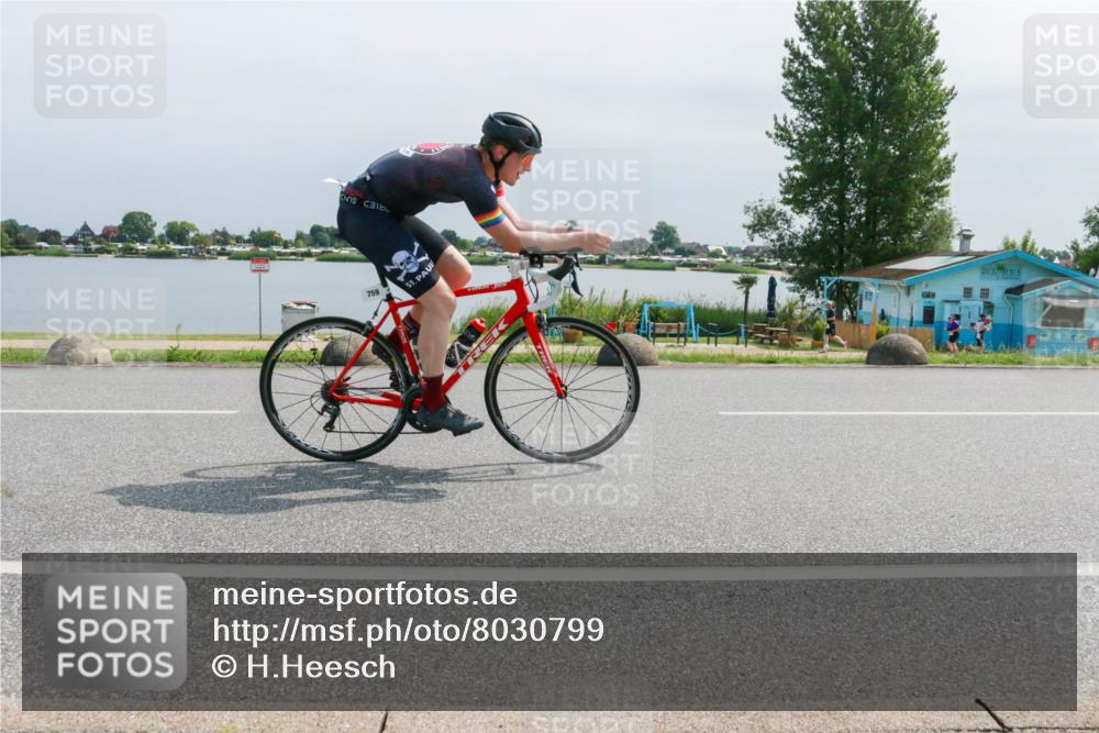 21.06.2025 - 27. Vierlanden-Triathlon H.Heesch http://msf.ph/oto/8030799 15.06.2025 11:31:38 Radfahren 652, 682, 759, 838, 956 meine-sportfotos.de