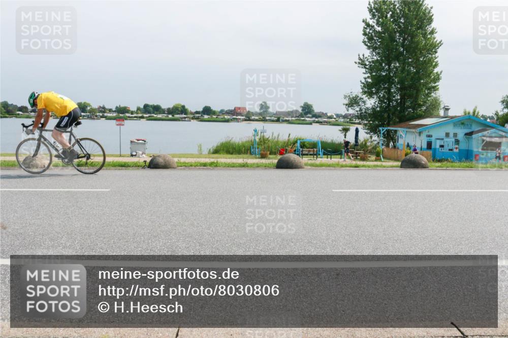 21.06.2025 - 27. Vierlanden-Triathlon H.Heesch http://msf.ph/oto/8030806 15.06.2025 11:31:39 Radfahren 652, 682, 759, 838, 956, 957 meine-sportfotos.de