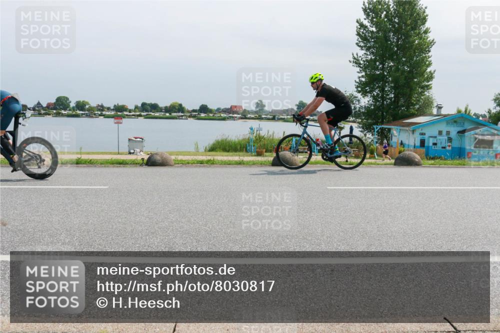 21.06.2025 - 27. Vierlanden-Triathlon H.Heesch http://msf.ph/oto/8030817 15.06.2025 11:31:40 Radfahren 652, 682, 759, 838, 956, 957 meine-sportfotos.de