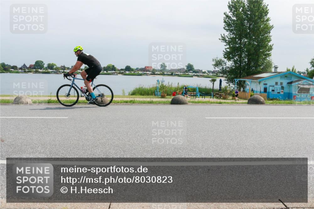 21.06.2025 - 27. Vierlanden-Triathlon H.Heesch http://msf.ph/oto/8030823 15.06.2025 11:31:40 Radfahren 652, 682, 759, 838, 956, 957 meine-sportfotos.de