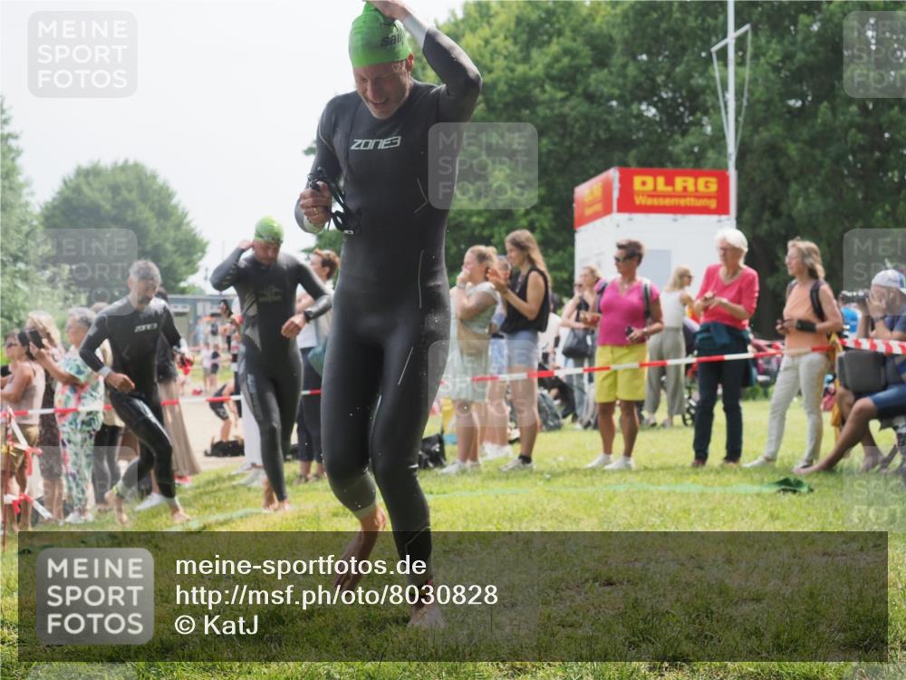 15.06.2025 - 27. Vierlanden-Triathlon KatJ http://msf.ph/oto/8030828 15.06.2025 11:08:32 Schwimmen 719, 750, 820, 835, 836, 845, 847 meine-sportfotos.de