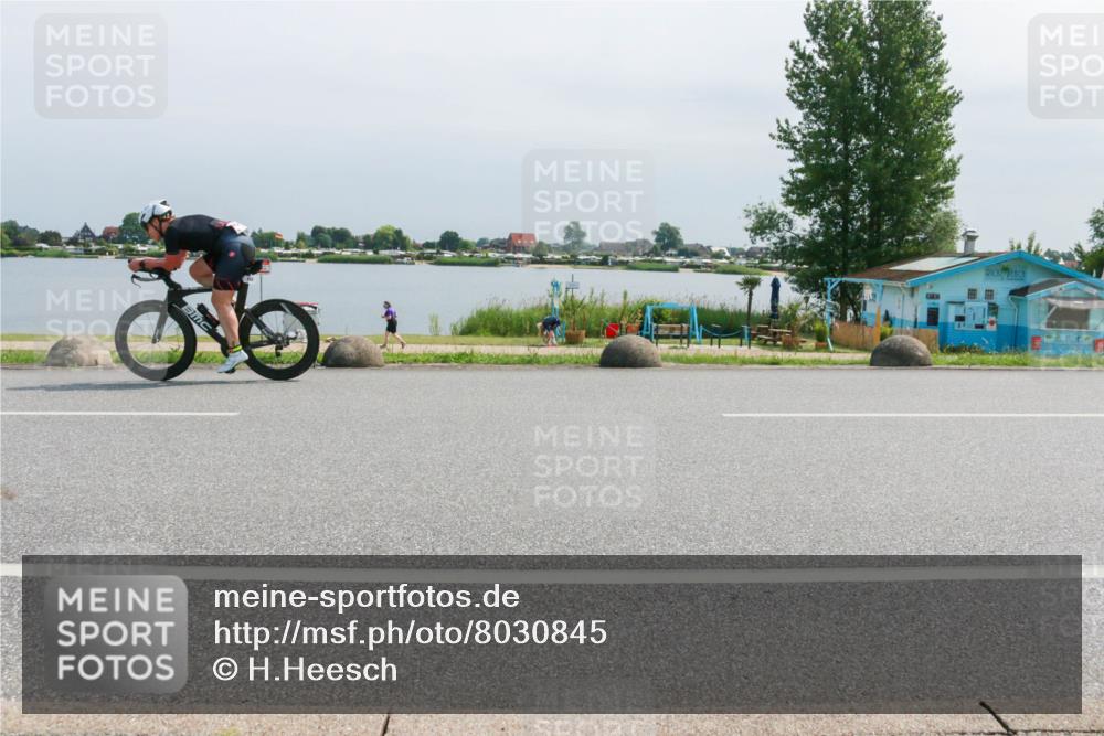 21.06.2025 - 27. Vierlanden-Triathlon H.Heesch http://msf.ph/oto/8030845 15.06.2025 11:31:48 Radfahren 252 meine-sportfotos.de