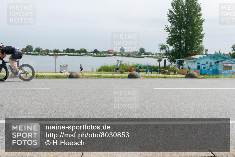 21.06.2025 - 27. Vierlanden-Triathlon H.Heesch http://msf.ph/oto/8030853 15.06.2025 11:31:48 Radfahren 252 meine-sportfotos.de