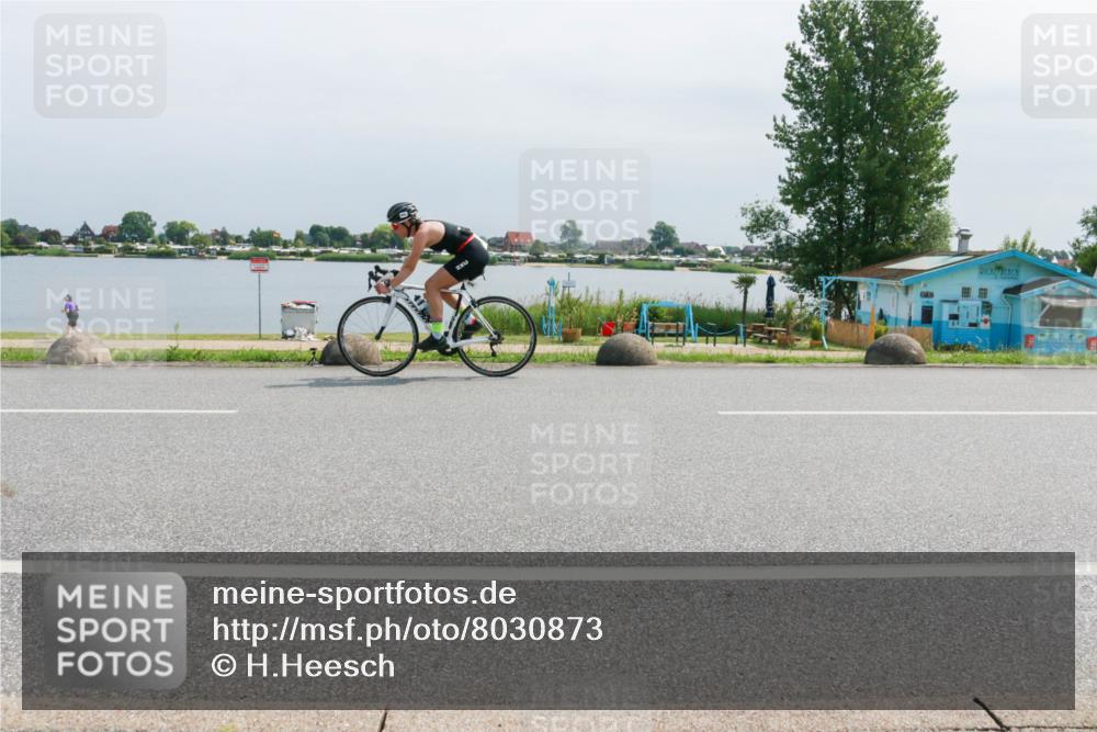 21.06.2025 - 27. Vierlanden-Triathlon H.Heesch http://msf.ph/oto/8030873 15.06.2025 11:31:53 Radfahren 113, 252, 898, 913 meine-sportfotos.de