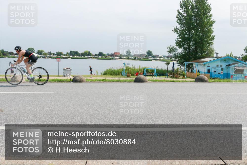 21.06.2025 - 27. Vierlanden-Triathlon H.Heesch http://msf.ph/oto/8030884 15.06.2025 11:31:53 Radfahren 113, 252, 898, 913 meine-sportfotos.de