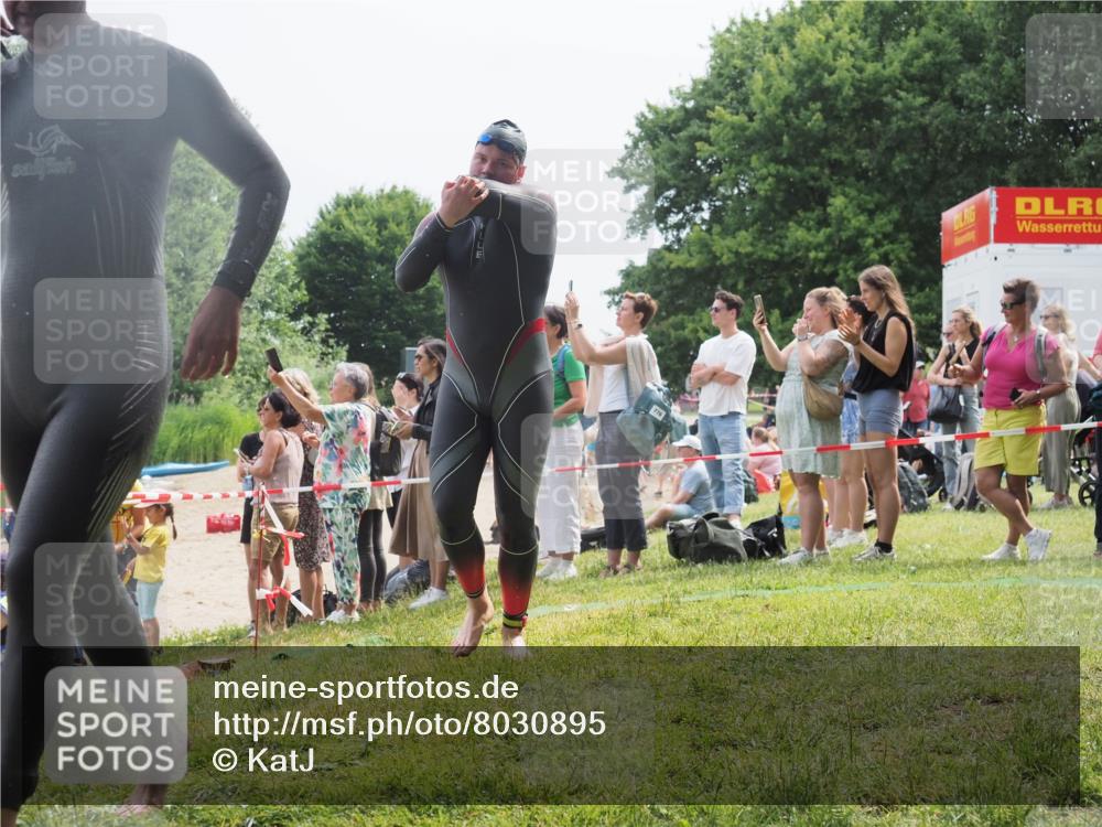 15.06.2025 - 27. Vierlanden-Triathlon KatJ http://msf.ph/oto/8030895 15.06.2025 11:08:35 Schwimmen 703, 719, 750, 820, 835, 836, 863 meine-sportfotos.de