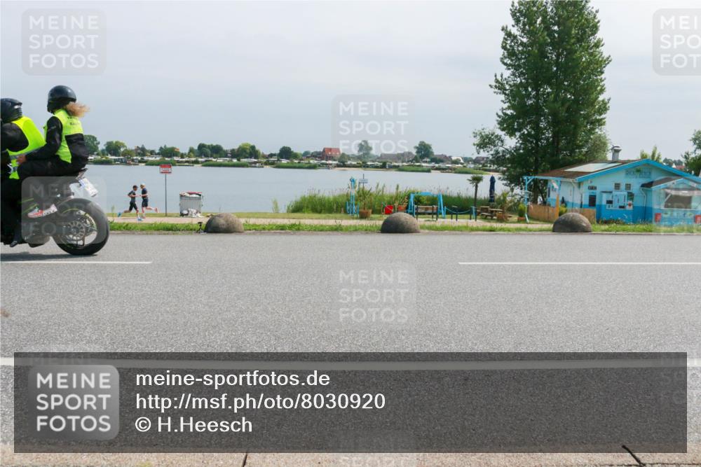 21.06.2025 - 27. Vierlanden-Triathlon H.Heesch http://msf.ph/oto/8030920 15.06.2025 11:31:55 Radfahren 113, 252, 761, 898, 913 meine-sportfotos.de