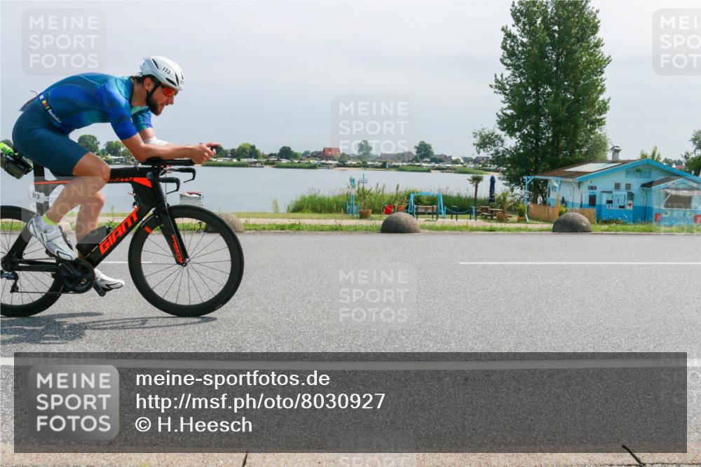 21.06.2025 - 27. Vierlanden-Triathlon H.Heesch http://msf.ph/oto/8030927 15.06.2025 11:31:55 Radfahren 113, 252, 761, 898, 913 meine-sportfotos.de