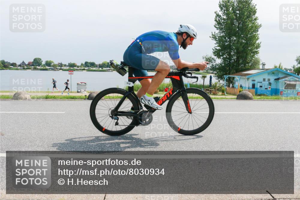 21.06.2025 - 27. Vierlanden-Triathlon H.Heesch http://msf.ph/oto/8030934 15.06.2025 11:31:56 Radfahren 113, 761, 898, 913 meine-sportfotos.de
