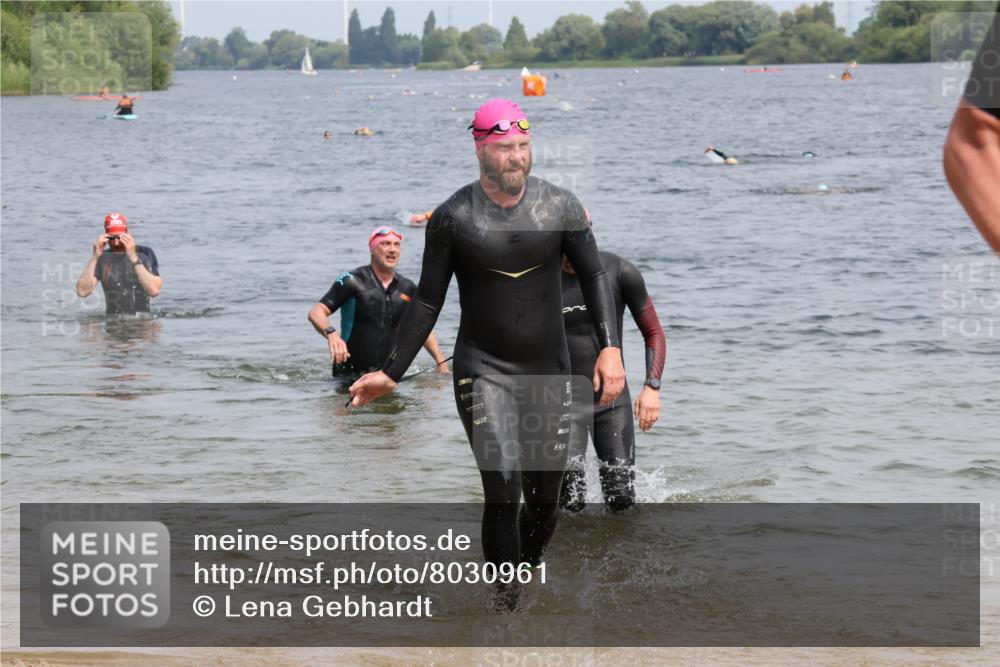 15.06.2025 - 27. Vierlanden-Triathlon Lena Gebhardt http://msf.ph/oto/8030961 15.06.2025 11:09:07 Schwimmen 776, 811, 816, 846 meine-sportfotos.de