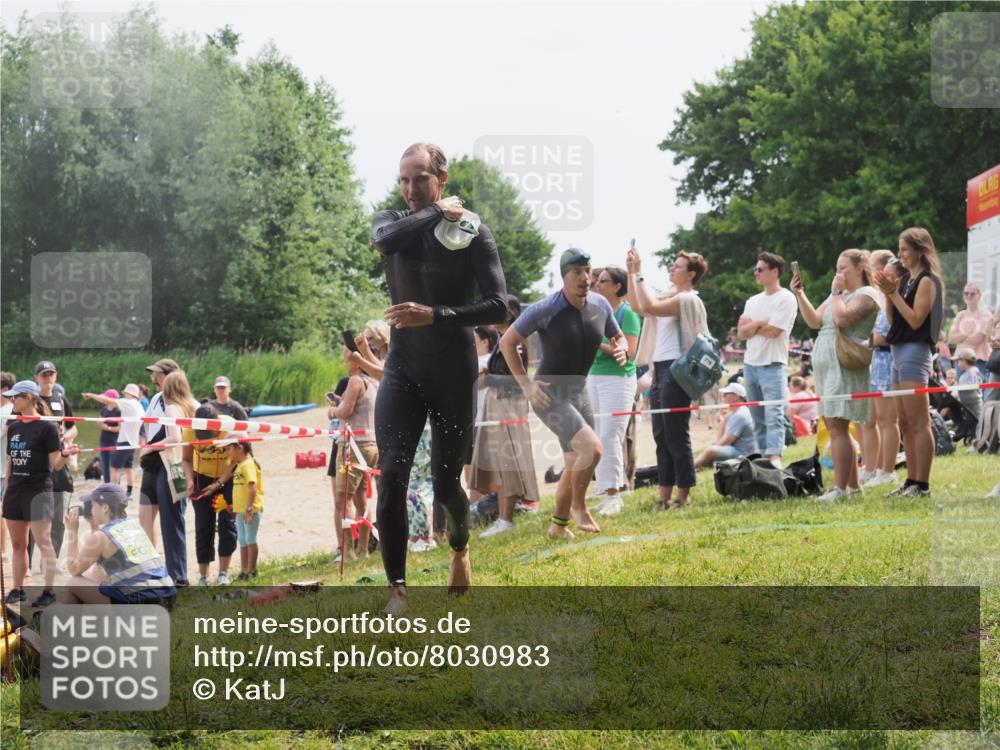 15.06.2025 - 27. Vierlanden-Triathlon KatJ http://msf.ph/oto/8030983 15.06.2025 11:08:42 Schwimmen 671, 703, 719, 720, 750, 820, 863 meine-sportfotos.de