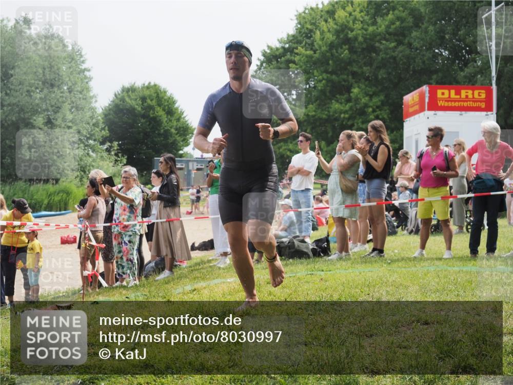15.06.2025 - 27. Vierlanden-Triathlon KatJ http://msf.ph/oto/8030997 15.06.2025 11:08:43 Schwimmen 671, 703, 719, 720, 750, 863 meine-sportfotos.de