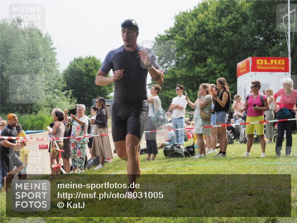 15.06.2025 - 27. Vierlanden-Triathlon KatJ http://msf.ph/oto/8031005 15.06.2025 11:08:44 Schwimmen 671, 703, 719, 720, 852, 863 meine-sportfotos.de