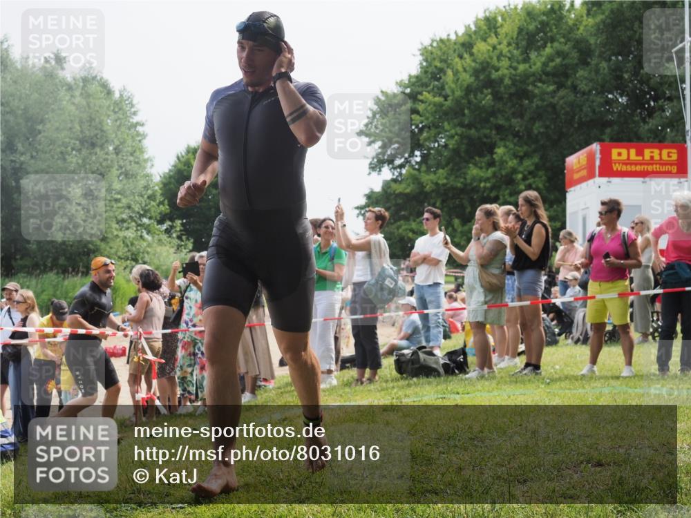 15.06.2025 - 27. Vierlanden-Triathlon KatJ http://msf.ph/oto/8031016 15.06.2025 11:08:44 Schwimmen 671, 703, 719, 720, 852, 863 meine-sportfotos.de