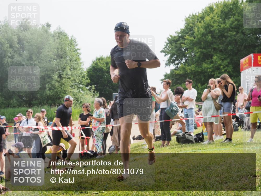 15.06.2025 - 27. Vierlanden-Triathlon KatJ http://msf.ph/oto/8031079 15.06.2025 11:08:49 Schwimmen 671, 703, 720, 852, 863 meine-sportfotos.de