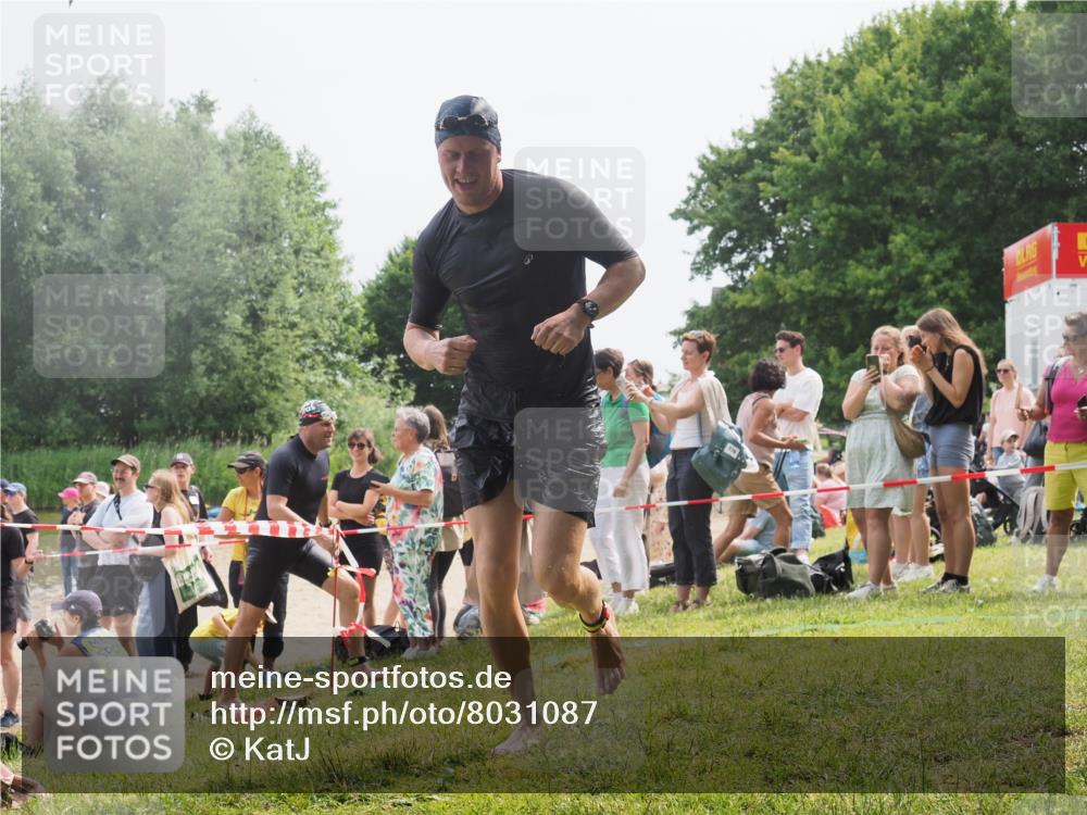 15.06.2025 - 27. Vierlanden-Triathlon KatJ http://msf.ph/oto/8031087 15.06.2025 11:08:49 Schwimmen 671, 703, 720, 852, 863 meine-sportfotos.de