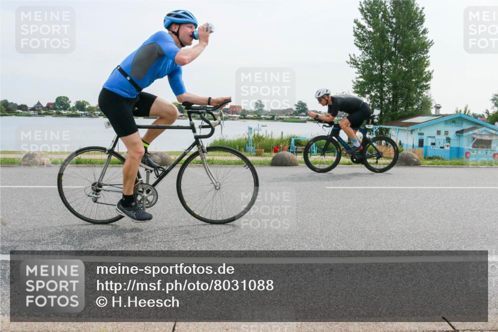 15.06.2025 - 27. Vierlanden-Triathlon H.Heesch http://msf.ph/oto/8031088 15.06.2025 10:35:07 Radfahren 45, 122, 128, 137, 316 meine-sportfotos.de