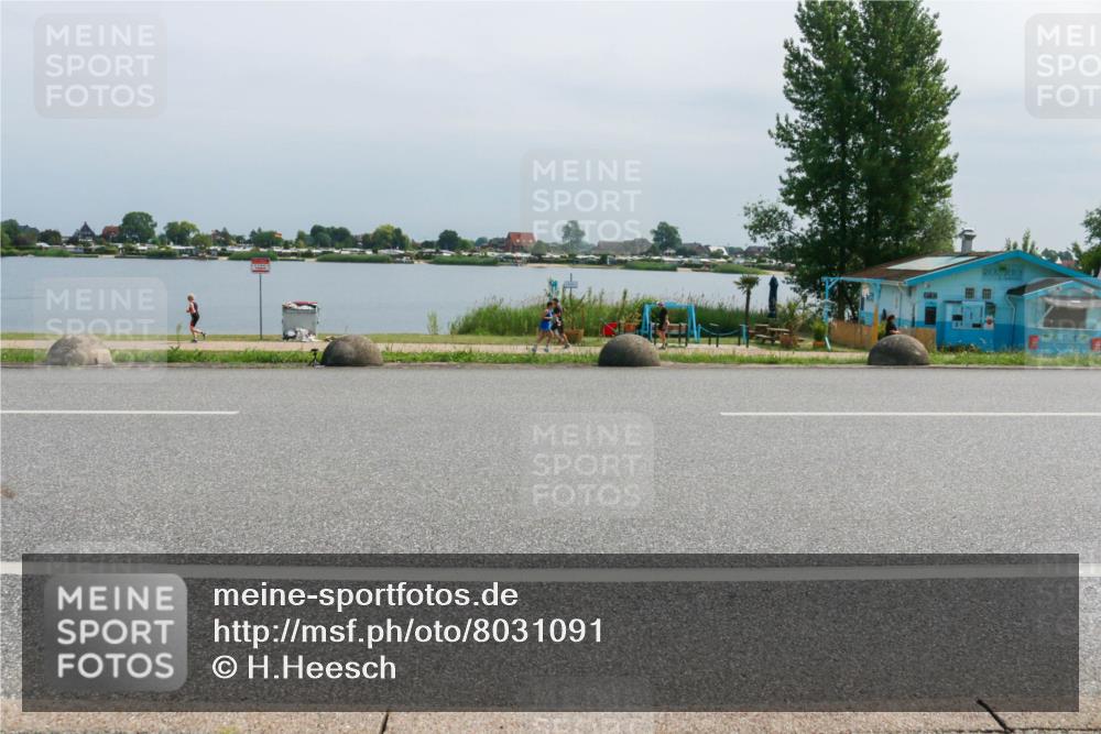 21.06.2025 - 27. Vierlanden-Triathlon H.Heesch http://msf.ph/oto/8031091 15.06.2025 11:32:13 Radfahren 892 meine-sportfotos.de