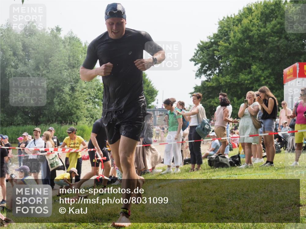 15.06.2025 - 27. Vierlanden-Triathlon KatJ http://msf.ph/oto/8031099 15.06.2025 11:08:50 Schwimmen 671, 703, 720, 852, 863 meine-sportfotos.de