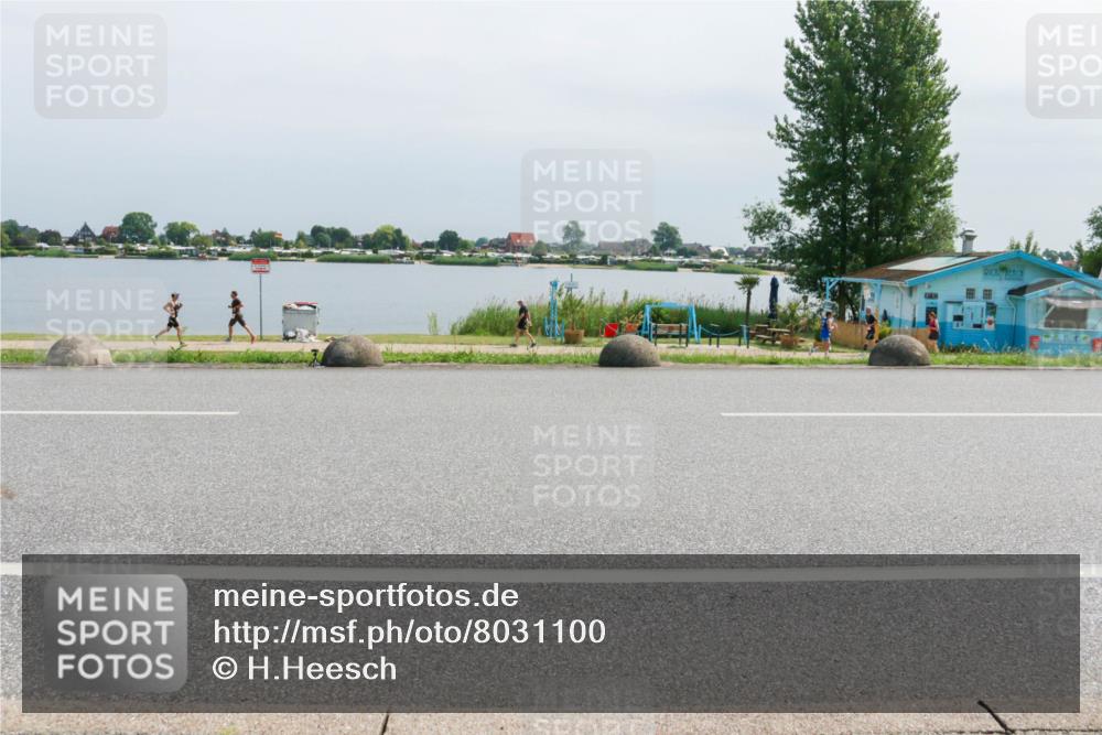 21.06.2025 - 27. Vierlanden-Triathlon H.Heesch http://msf.ph/oto/8031100 15.06.2025 11:32:16 Radfahren 892 meine-sportfotos.de
