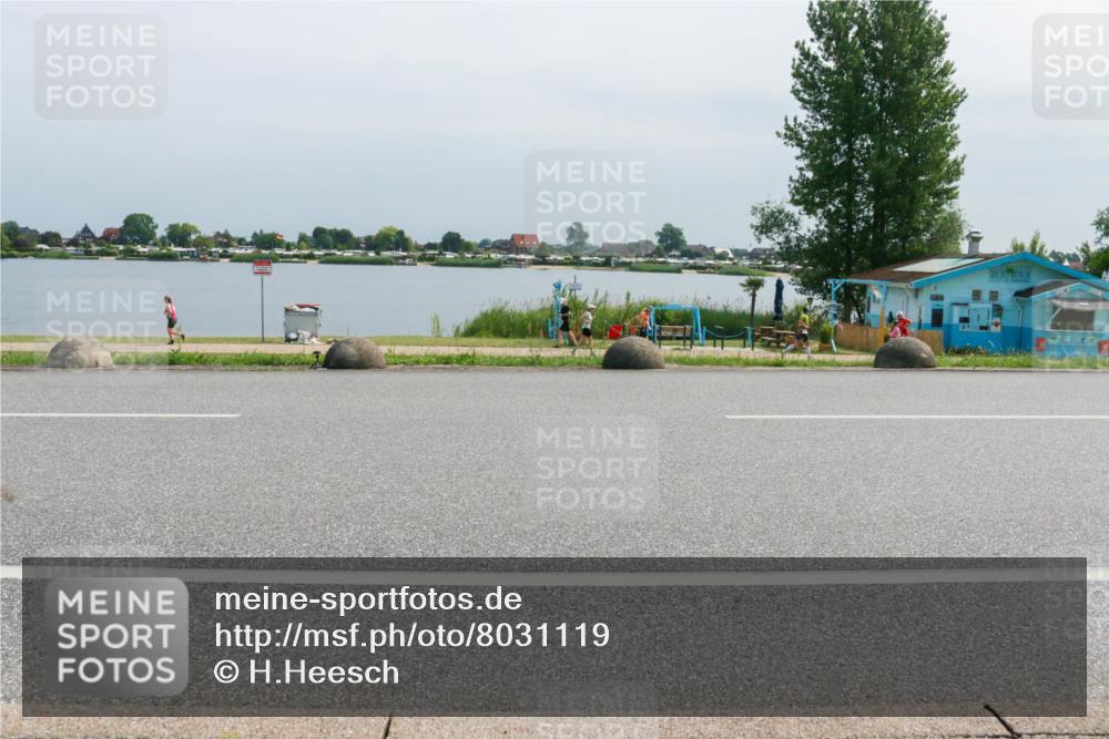 21.06.2025 - 27. Vierlanden-Triathlon H.Heesch http://msf.ph/oto/8031119 15.06.2025 11:32:29 Radfahren 677, 889, 955 meine-sportfotos.de