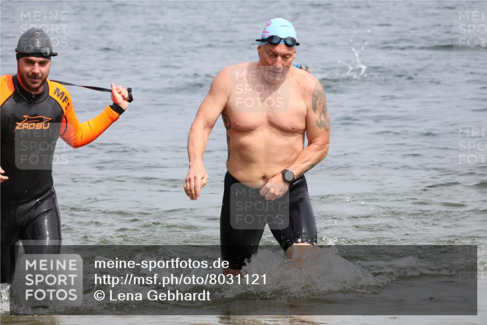 15.06.2025 - 27. Vierlanden-Triathlon Lena Gebhardt http://msf.ph/oto/8031121 15.06.2025 11:09:44 Schwimmen 745, 783, 784 meine-sportfotos.de