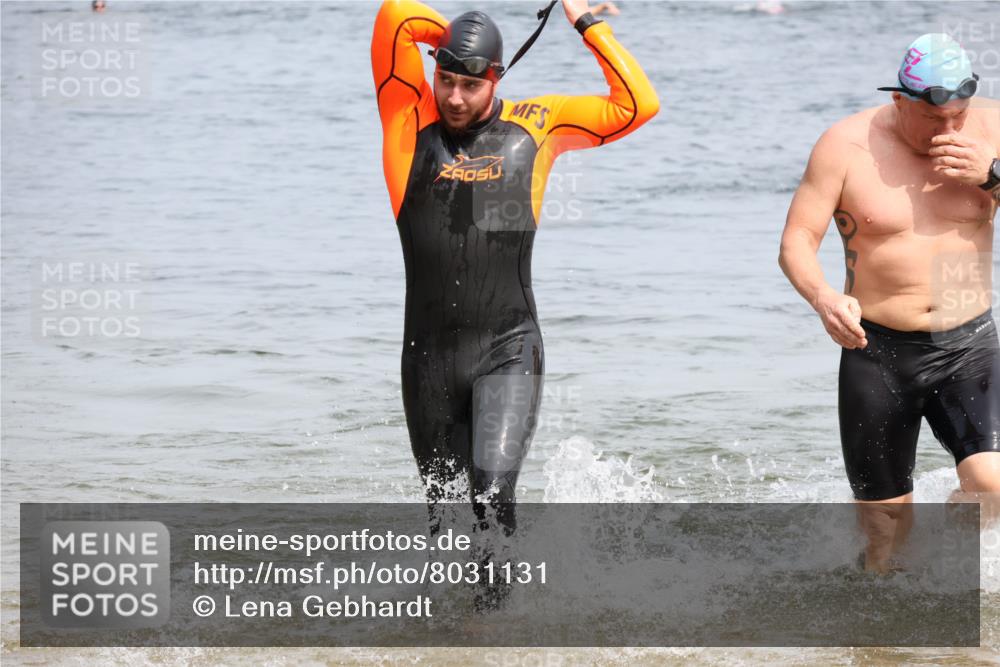 15.06.2025 - 27. Vierlanden-Triathlon Lena Gebhardt http://msf.ph/oto/8031131 15.06.2025 11:09:45 Schwimmen 745, 783, 784, 786 meine-sportfotos.de