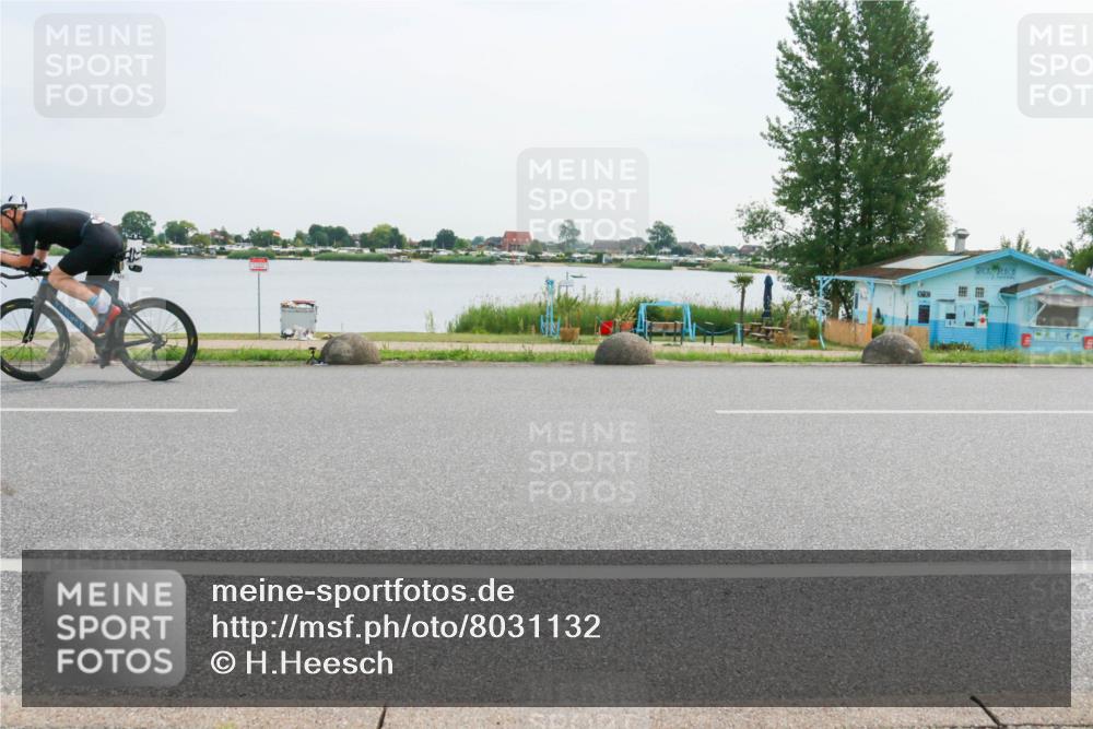 15.06.2025 - 27. Vierlanden-Triathlon H.Heesch http://msf.ph/oto/8031132 15.06.2025 10:35:07 Radfahren 45, 122, 128, 137, 316 meine-sportfotos.de