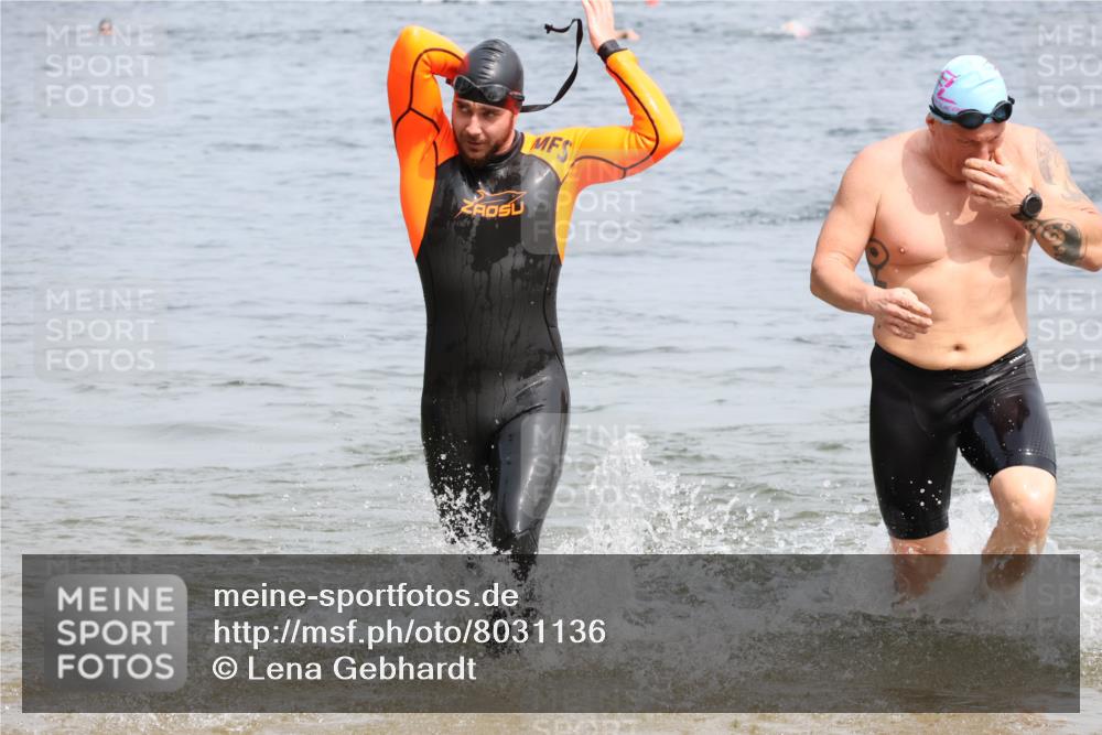 15.06.2025 - 27. Vierlanden-Triathlon Lena Gebhardt http://msf.ph/oto/8031136 15.06.2025 11:09:45 Schwimmen 745, 783, 784, 786 meine-sportfotos.de