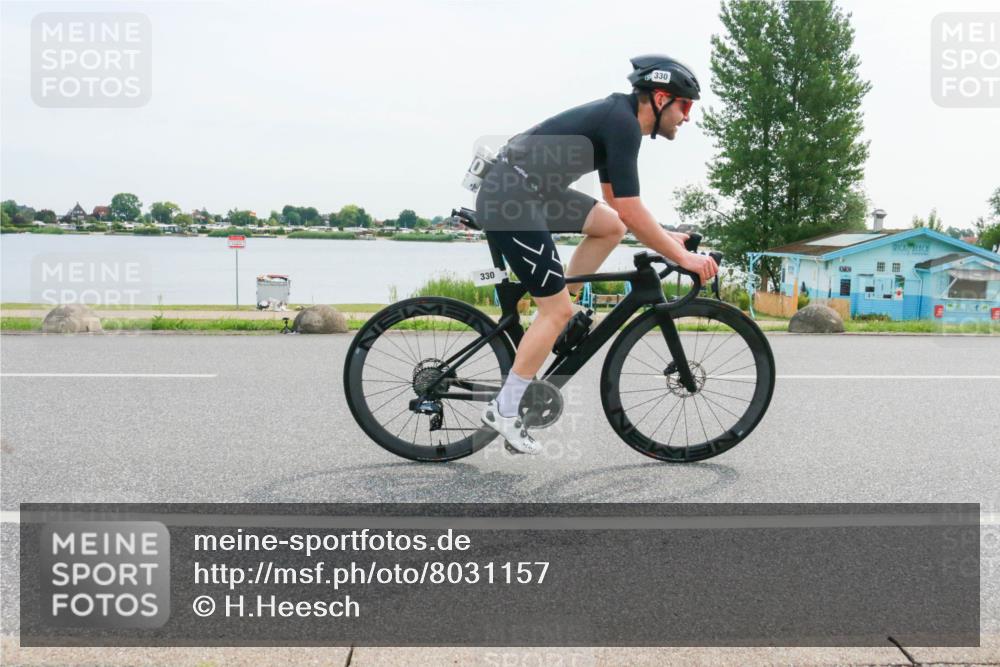 15.06.2025 - 27. Vierlanden-Triathlon H.Heesch http://msf.ph/oto/8031157 15.06.2025 10:35:13 Radfahren 122, 251, 330 meine-sportfotos.de