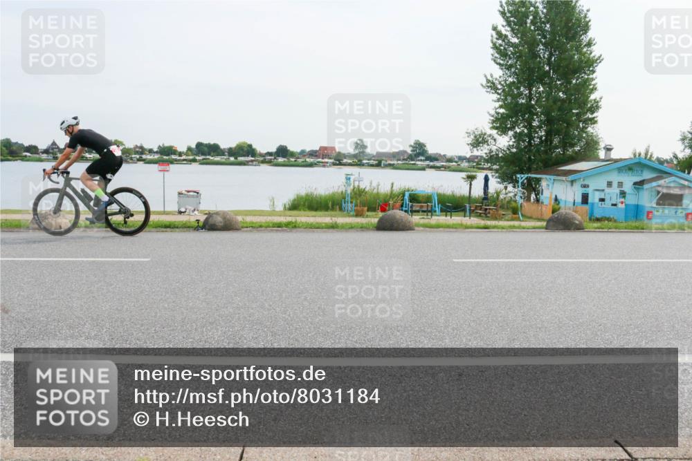 15.06.2025 - 27. Vierlanden-Triathlon H.Heesch http://msf.ph/oto/8031184 15.06.2025 10:35:15 Radfahren 26, 251, 330 meine-sportfotos.de
