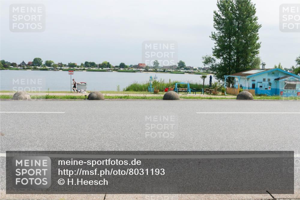 21.06.2025 - 27. Vierlanden-Triathlon H.Heesch http://msf.ph/oto/8031193 15.06.2025 11:32:46 Radfahren  meine-sportfotos.de