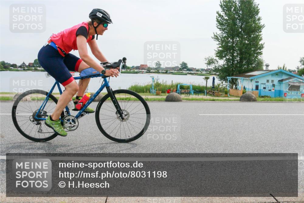 15.06.2025 - 27. Vierlanden-Triathlon H.Heesch http://msf.ph/oto/8031198 15.06.2025 10:35:17 Radfahren 26, 251, 268, 330, 336 meine-sportfotos.de