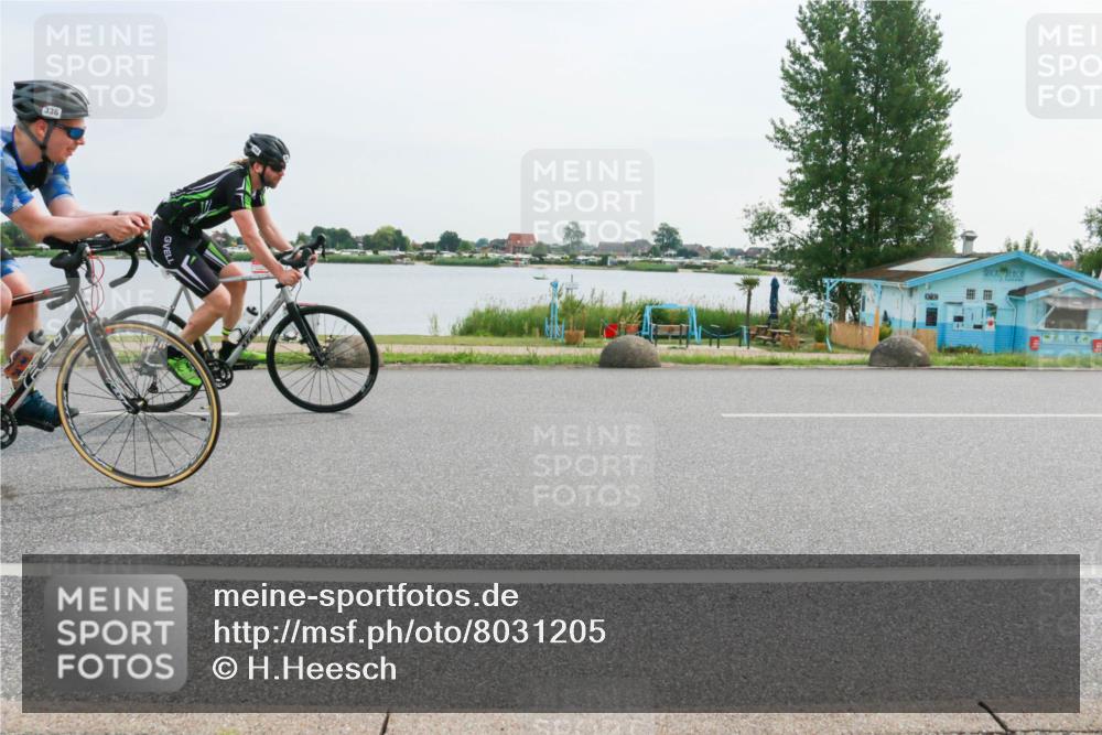 15.06.2025 - 27. Vierlanden-Triathlon H.Heesch http://msf.ph/oto/8031205 15.06.2025 10:35:21 Radfahren 26, 121, 251, 268, 336 meine-sportfotos.de