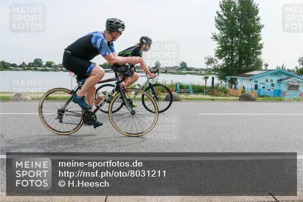 15.06.2025 - 27. Vierlanden-Triathlon H.Heesch http://msf.ph/oto/8031211 15.06.2025 10:35:21 Radfahren 26, 121, 251, 268, 336 meine-sportfotos.de