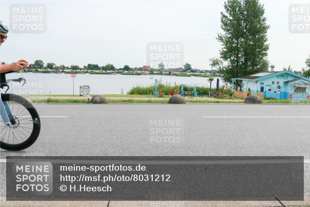 15.06.2025 - 27. Vierlanden-Triathlon H.Heesch http://msf.ph/oto/8031212 15.06.2025 10:35:22 Radfahren 26, 121, 268, 336 meine-sportfotos.de