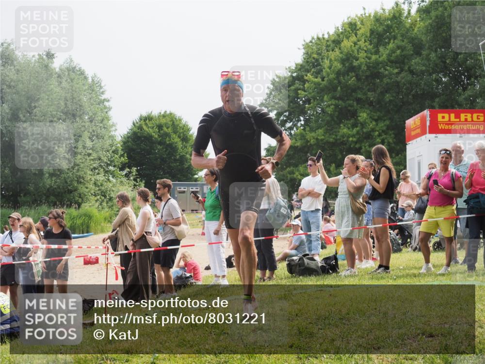 15.06.2025 - 27. Vierlanden-Triathlon KatJ http://msf.ph/oto/8031221 15.06.2025 11:09:13 Schwimmen 776, 811, 816, 846 meine-sportfotos.de