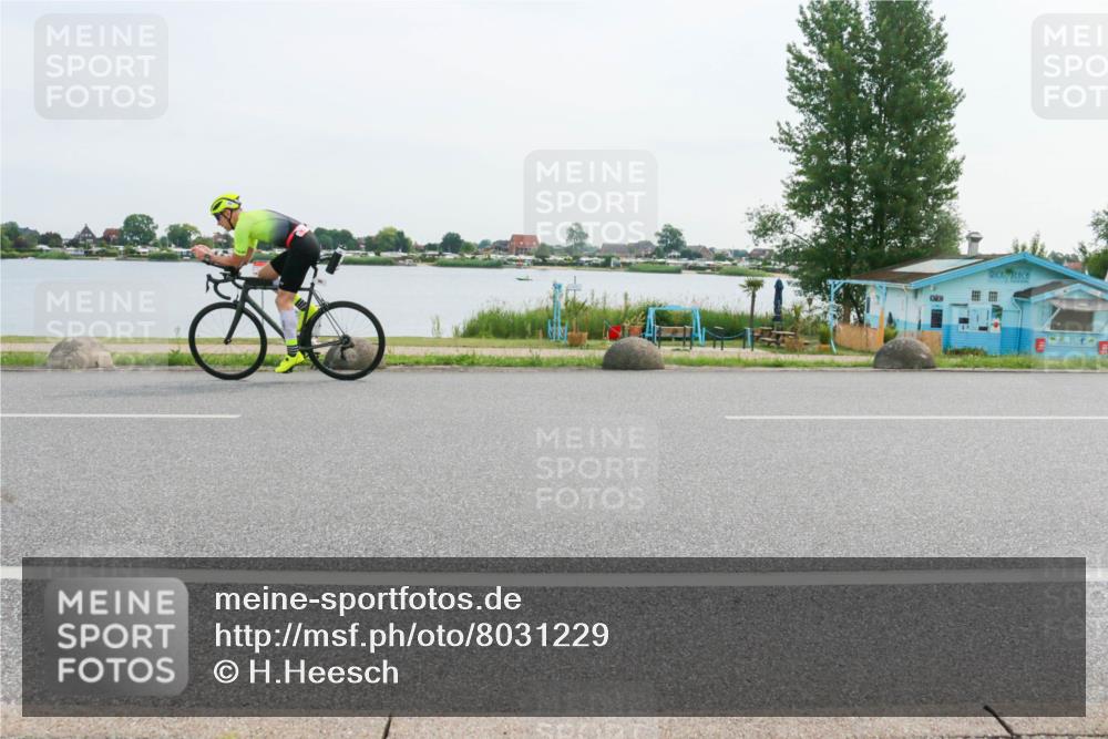 15.06.2025 - 27. Vierlanden-Triathlon H.Heesch http://msf.ph/oto/8031229 15.06.2025 10:35:28 Radfahren 99, 213, 272 meine-sportfotos.de